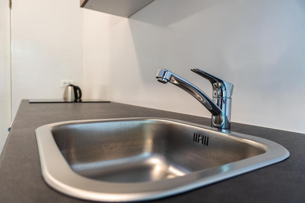 Flow Apartments Winkel Studio Мерано Экстерьер фото