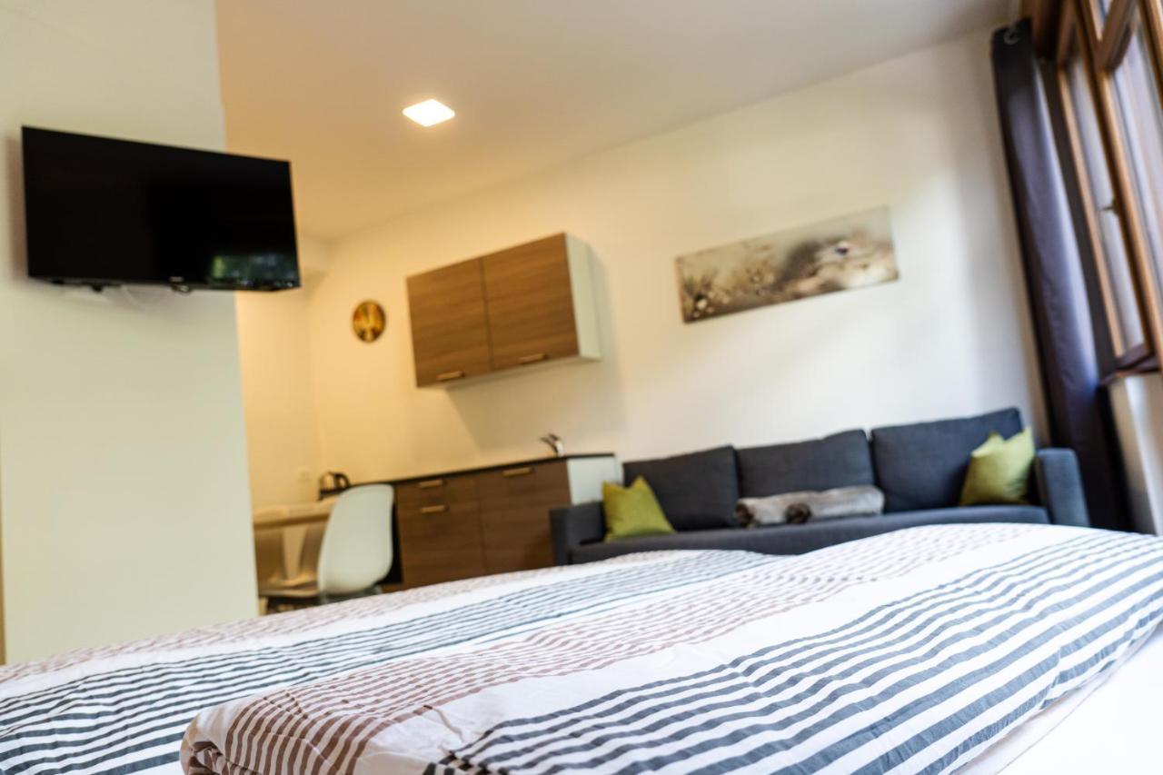 Flow Apartments Winkel Studio Мерано Экстерьер фото